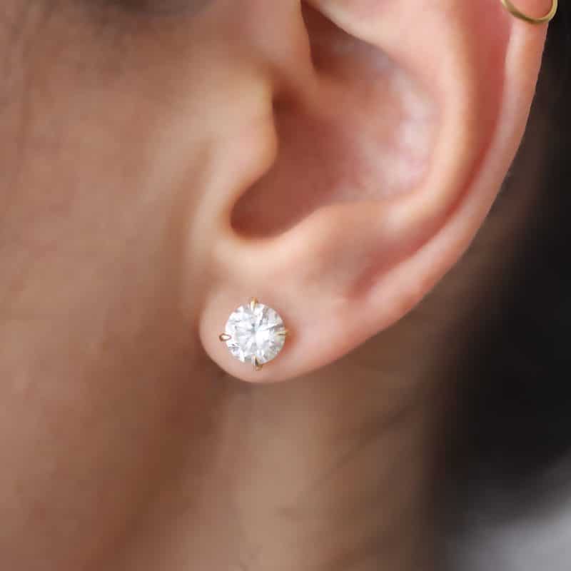 עגיל יהלומים צמודים  STUD